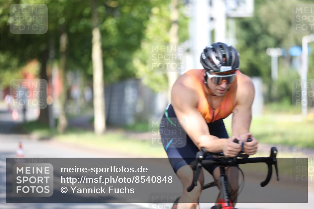 10.08.2025 - GEWOBA Citytriathlon Bremen Yannick Fuchs http://msf.ph/oto/8540848 10.08.2025 10:32:13 Radfahren 205, 354, 408, 508 meine-sportfotos.de