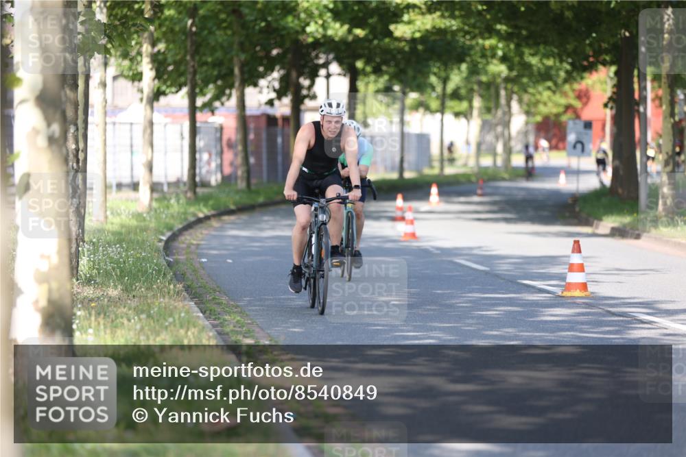 10.08.2025 - GEWOBA Citytriathlon Bremen Yannick Fuchs http://msf.ph/oto/8540849 10.08.2025 10:32:14 Radfahren 205, 354, 408, 508 meine-sportfotos.de