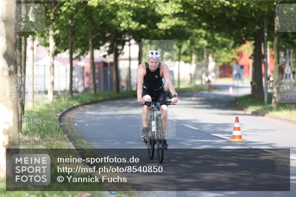 10.08.2025 - GEWOBA Citytriathlon Bremen Yannick Fuchs http://msf.ph/oto/8540850 10.08.2025 10:32:14 Radfahren 205, 354, 408, 508 meine-sportfotos.de