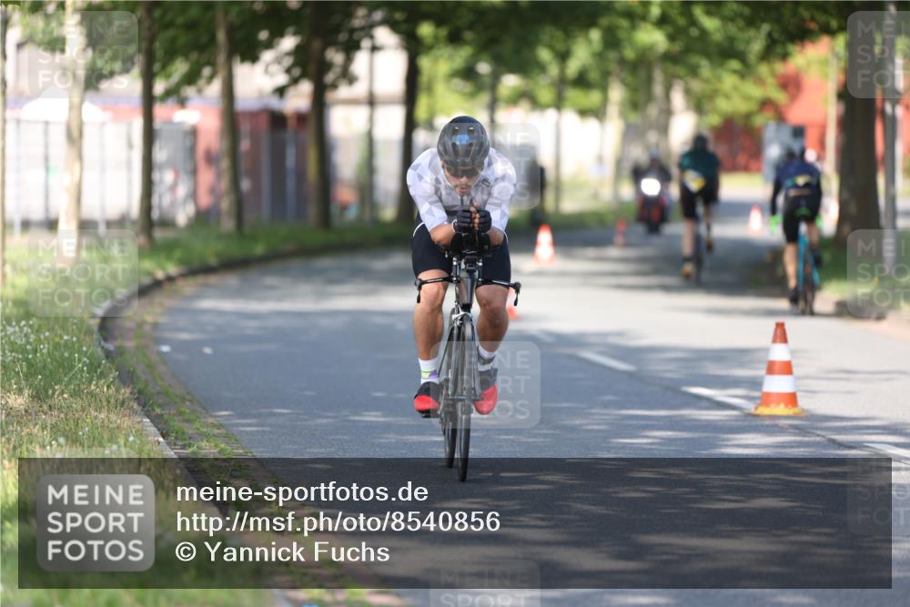 10.08.2025 - GEWOBA Citytriathlon Bremen Yannick Fuchs http://msf.ph/oto/8540856 10.08.2025 10:32:23 Radfahren 354, 406, 408, 426, 432, 473, 508 meine-sportfotos.de