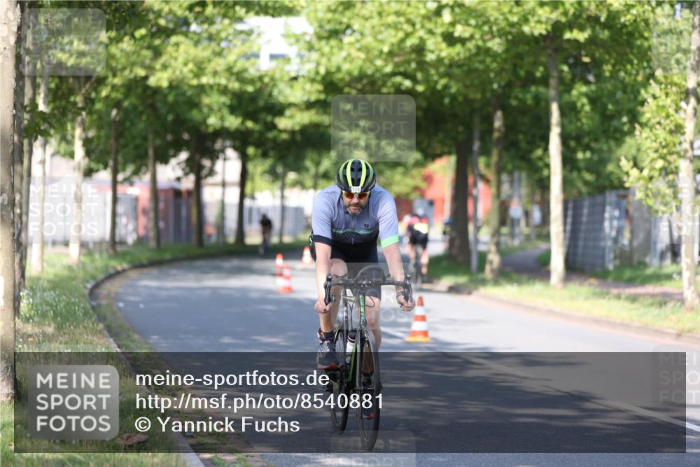 10.08.2025 - GEWOBA Citytriathlon Bremen Yannick Fuchs http://msf.ph/oto/8540881 10.08.2025 10:32:33 Radfahren 349, 354, 406, 408, 426, 432, 473, 483, 502 meine-sportfotos.de