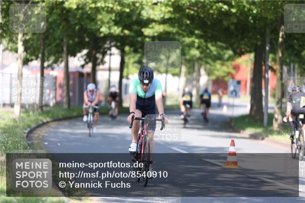 10.08.2025 - GEWOBA Citytriathlon Bremen Yannick Fuchs http://msf.ph/oto/8540910 10.08.2025 10:32:43 Radfahren 349, 371, 384, 406, 426, 432, 473, 483, 502 meine-sportfotos.de