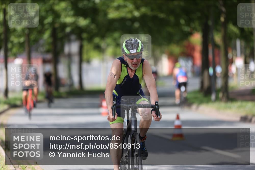 10.08.2025 - GEWOBA Citytriathlon Bremen Yannick Fuchs http://msf.ph/oto/8540913 10.08.2025 12:44:08 Radfahren 661, 693, 703, 731, 908, 1036 meine-sportfotos.de