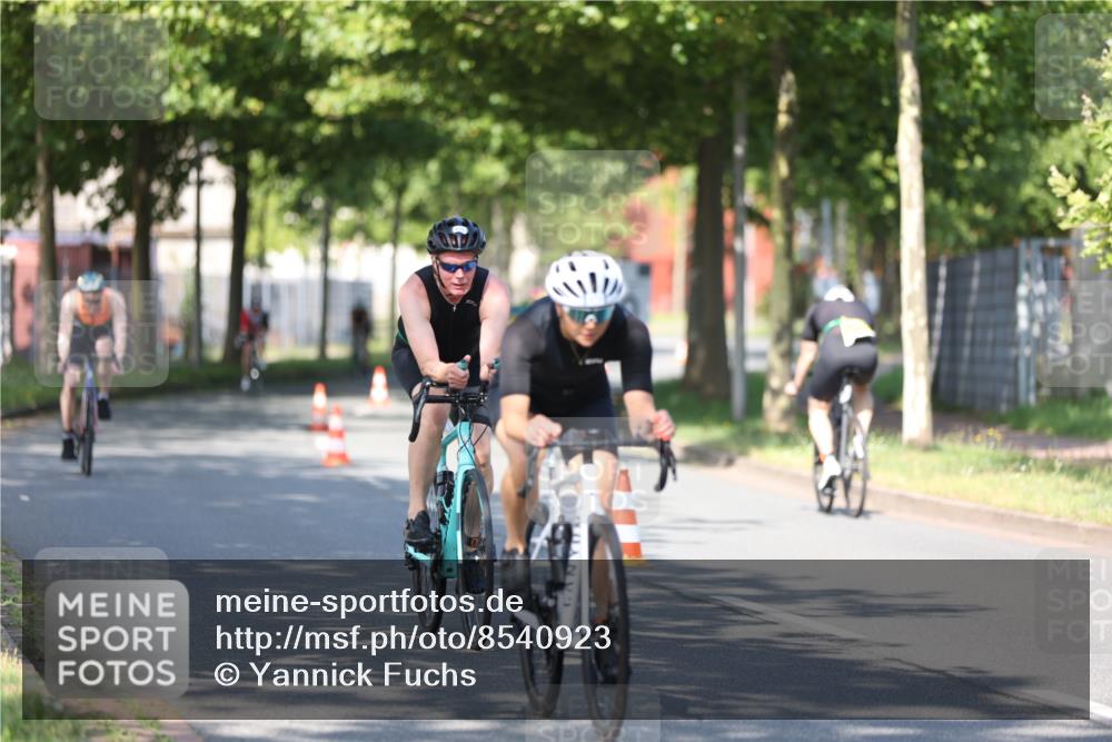10.08.2025 - GEWOBA Citytriathlon Bremen Yannick Fuchs http://msf.ph/oto/8540923 10.08.2025 10:32:49 Radfahren 349, 355, 371, 384, 390, 483, 502 meine-sportfotos.de