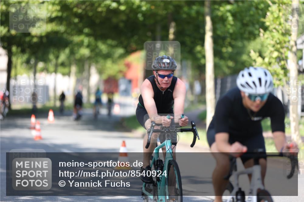 10.08.2025 - GEWOBA Citytriathlon Bremen Yannick Fuchs http://msf.ph/oto/8540924 10.08.2025 10:32:50 Radfahren 349, 355, 371, 384, 390, 483, 502 meine-sportfotos.de