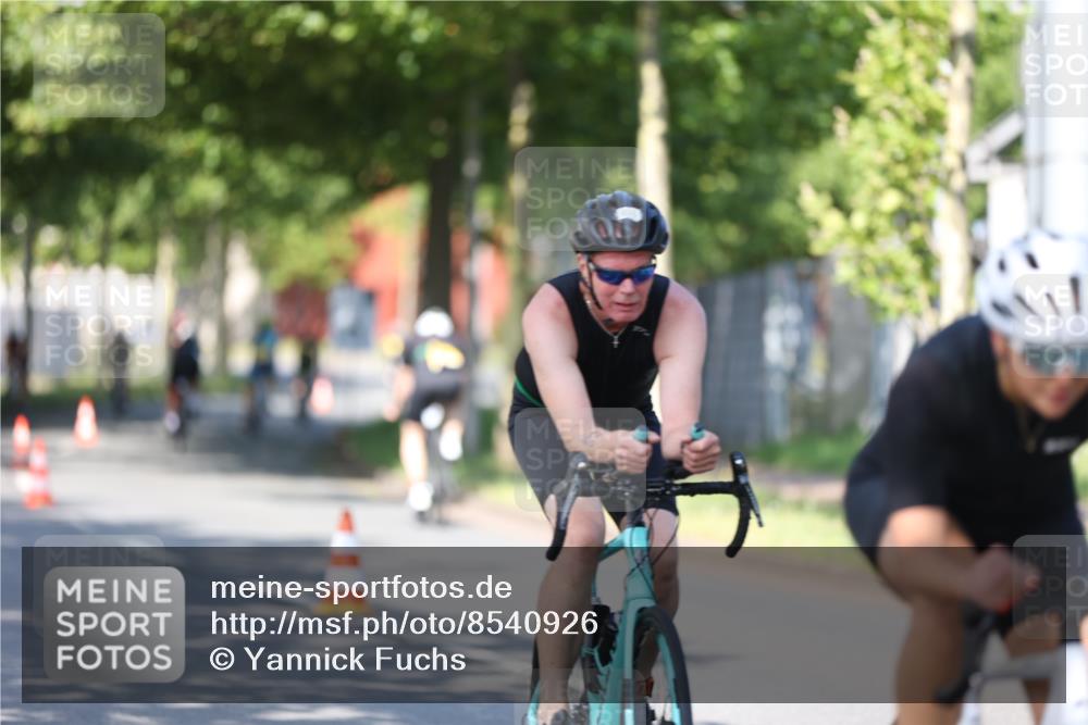 10.08.2025 - GEWOBA Citytriathlon Bremen Yannick Fuchs http://msf.ph/oto/8540926 10.08.2025 10:32:50 Radfahren 349, 355, 371, 384, 390, 483, 502 meine-sportfotos.de