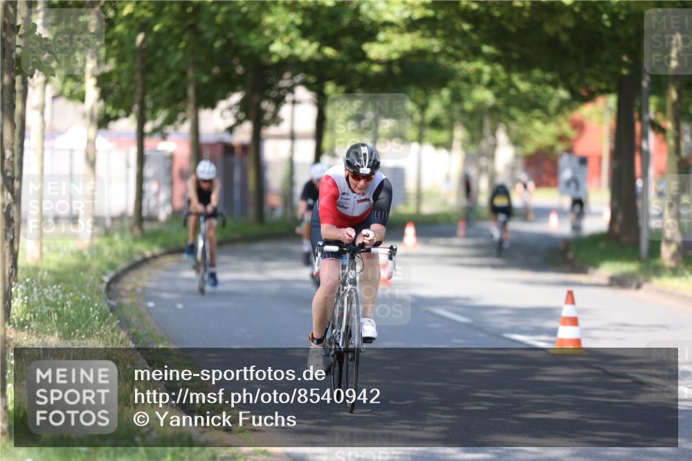 10.08.2025 - GEWOBA Citytriathlon Bremen Yannick Fuchs http://msf.ph/oto/8540942 10.08.2025 10:32:56 Radfahren 355, 371, 384, 390, 430 meine-sportfotos.de