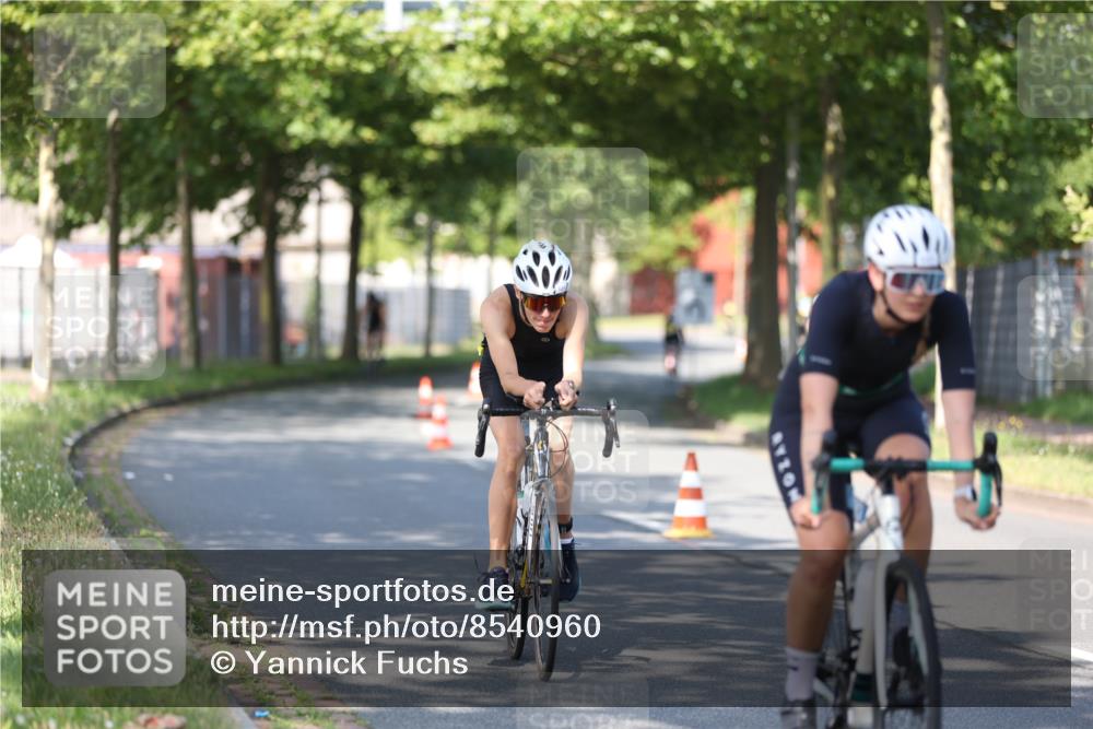 10.08.2025 - GEWOBA Citytriathlon Bremen Yannick Fuchs http://msf.ph/oto/8540960 10.08.2025 10:32:59 Radfahren 355, 371, 384, 390, 430 meine-sportfotos.de