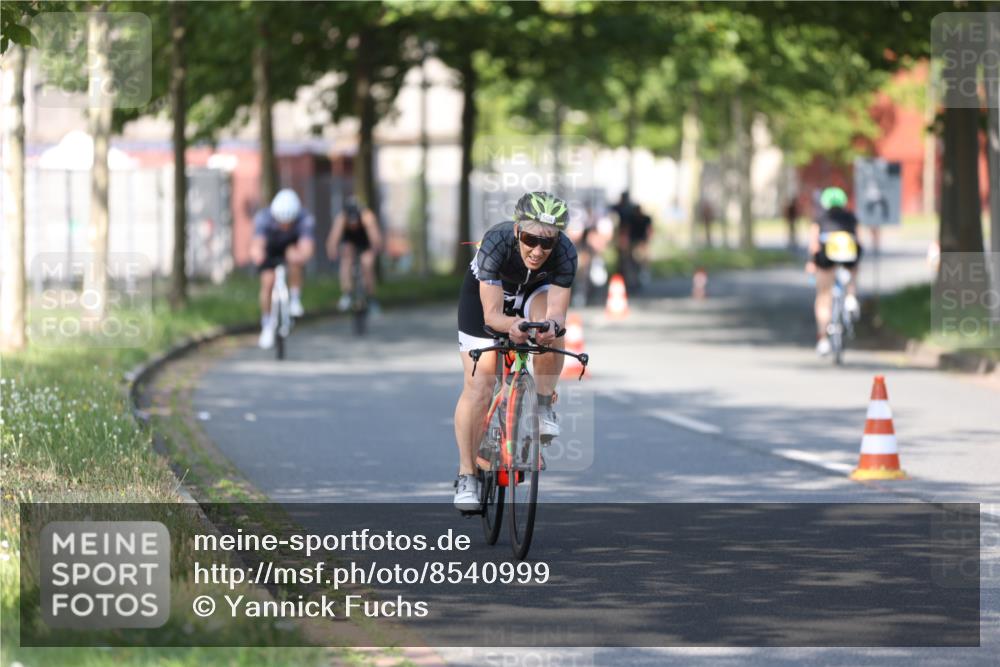 10.08.2025 - GEWOBA Citytriathlon Bremen Yannick Fuchs http://msf.ph/oto/8540999 10.08.2025 10:33:44 Radfahren 81, 127, 151, 161, 245, 350, 394, 400, 428, 451, 491, 504 meine-sportfotos.de