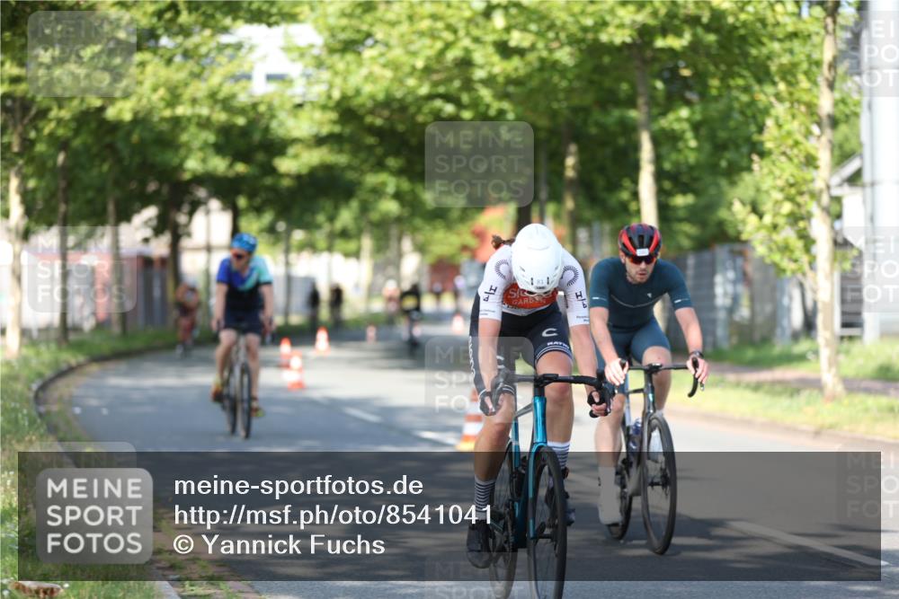 10.08.2025 - GEWOBA Citytriathlon Bremen Yannick Fuchs http://msf.ph/oto/8541041 10.08.2025 10:33:50 Radfahren 81, 97, 151, 161, 245, 350, 394, 400, 409, 427, 428, 451, 491, 504, 512 meine-sportfotos.de