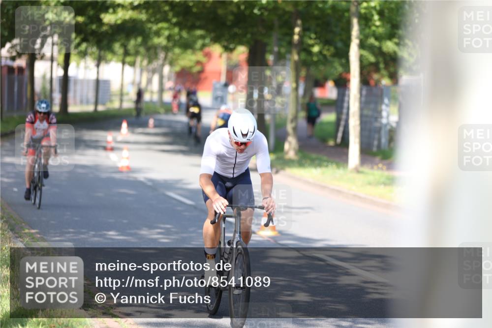 10.08.2025 - GEWOBA Citytriathlon Bremen Yannick Fuchs http://msf.ph/oto/8541089 10.08.2025 10:34:52 Radfahren 21, 129, 147, 181, 379, 404, 413, 442, 461 meine-sportfotos.de