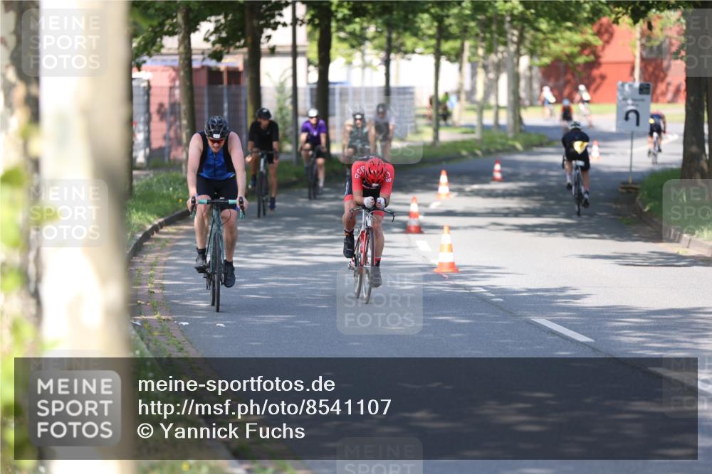 10.08.2025 - GEWOBA Citytriathlon Bremen Yannick Fuchs http://msf.ph/oto/8541107 10.08.2025 10:34:59 Radfahren 21, 129, 147, 181, 241, 379, 393, 404, 413, 445, 461 meine-sportfotos.de