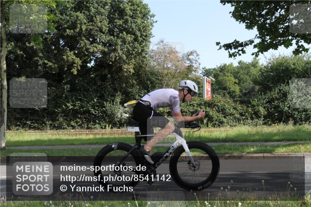 10.08.2025 - GEWOBA Citytriathlon Bremen Yannick Fuchs http://msf.ph/oto/8541142 10.08.2025 10:23:28 Radfahren 375 meine-sportfotos.de