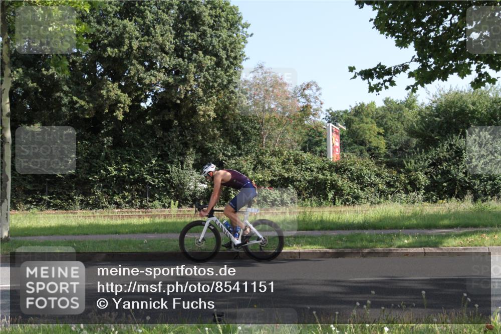 10.08.2025 - GEWOBA Citytriathlon Bremen Yannick Fuchs http://msf.ph/oto/8541151 10.08.2025 10:23:29 Radfahren 375 meine-sportfotos.de