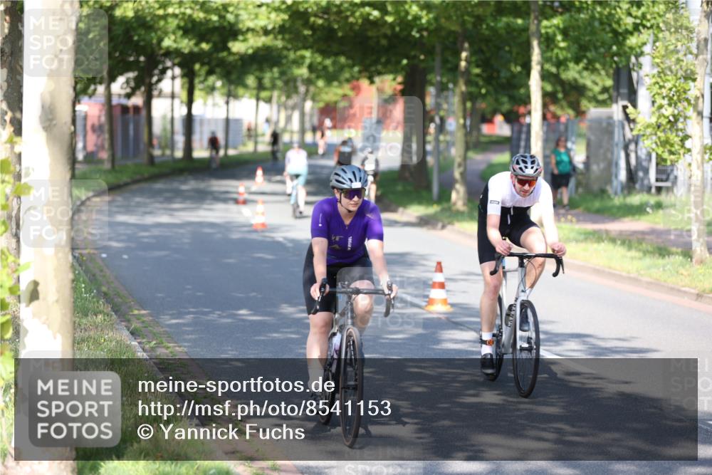 10.08.2025 - GEWOBA Citytriathlon Bremen Yannick Fuchs http://msf.ph/oto/8541153 10.08.2025 10:35:05 Radfahren 29, 147, 181, 241, 379, 382, 393, 404, 413, 444, 445, 461 meine-sportfotos.de