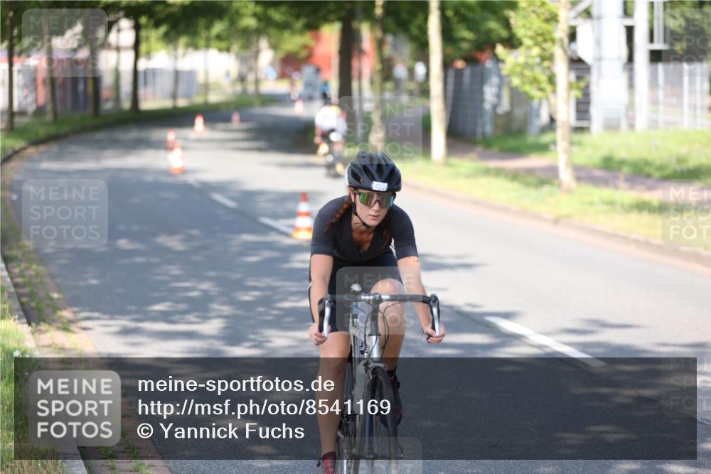 10.08.2025 - GEWOBA Citytriathlon Bremen Yannick Fuchs http://msf.ph/oto/8541169 10.08.2025 10:35:56 Radfahren 71, 109, 225, 392, 452, 493 meine-sportfotos.de