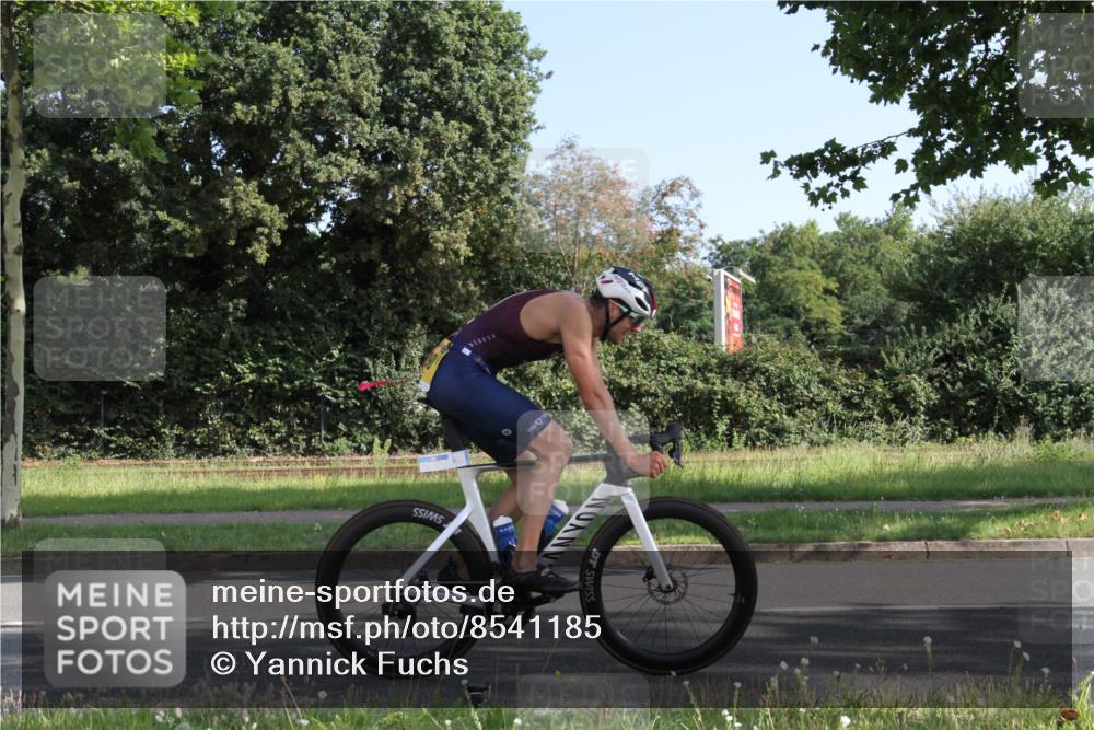10.08.2025 - GEWOBA Citytriathlon Bremen Yannick Fuchs http://msf.ph/oto/8541185 10.08.2025 10:24:17 Radfahren 374, 398 meine-sportfotos.de