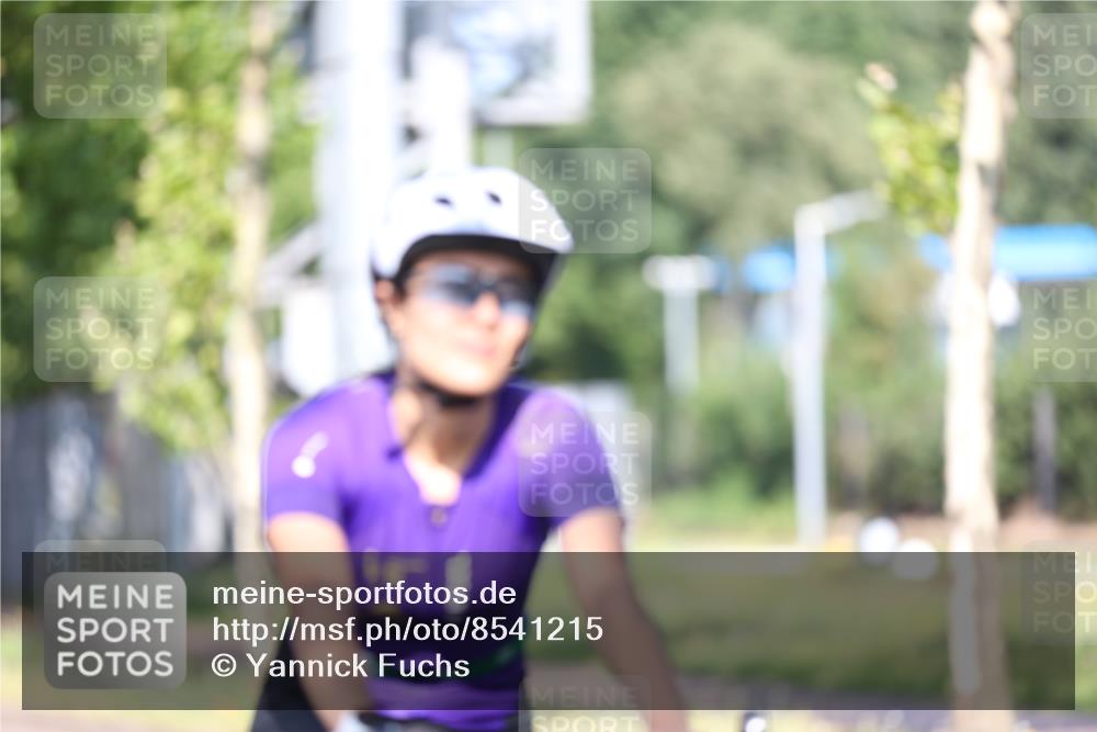 10.08.2025 - GEWOBA Citytriathlon Bremen Yannick Fuchs http://msf.ph/oto/8541215 10.08.2025 10:36:17 Radfahren 117, 159, 231, 373, 378, 401, 450, 493 meine-sportfotos.de