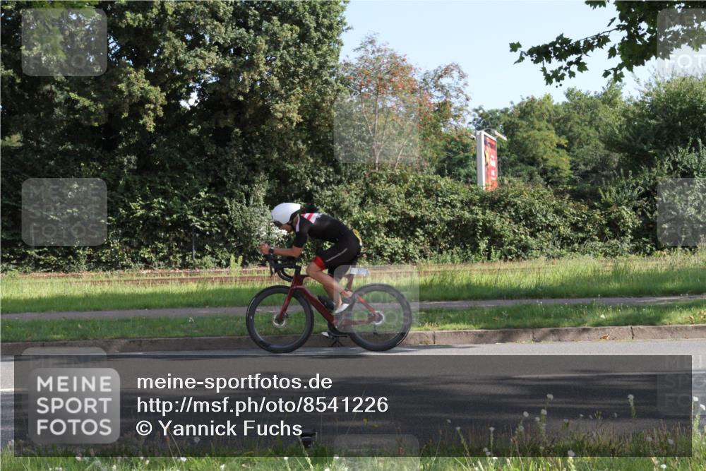 10.08.2025 - GEWOBA Citytriathlon Bremen Yannick Fuchs http://msf.ph/oto/8541226 10.08.2025 10:25:01 Radfahren 368, 438 meine-sportfotos.de