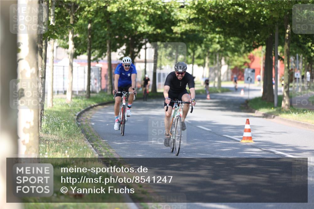 10.08.2025 - GEWOBA Citytriathlon Bremen Yannick Fuchs http://msf.ph/oto/8541247 10.08.2025 10:36:28 Radfahren 99, 115, 117, 159, 231, 378, 397, 401, 447 meine-sportfotos.de
