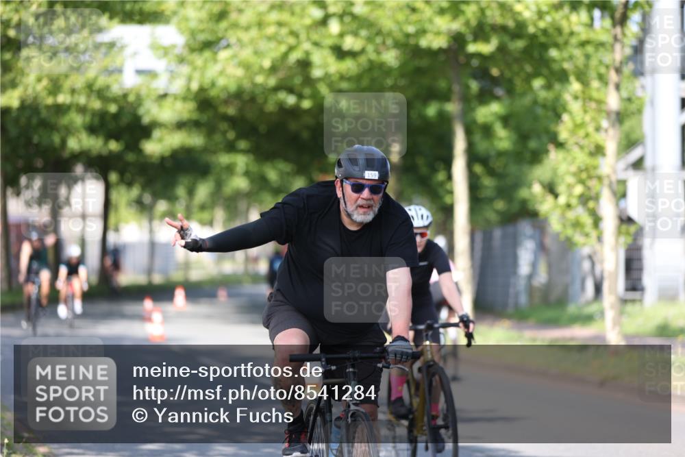 10.08.2025 - GEWOBA Citytriathlon Bremen Yannick Fuchs http://msf.ph/oto/8541284 10.08.2025 10:36:34 Radfahren 99, 115, 117, 159, 231, 378, 397, 447 meine-sportfotos.de