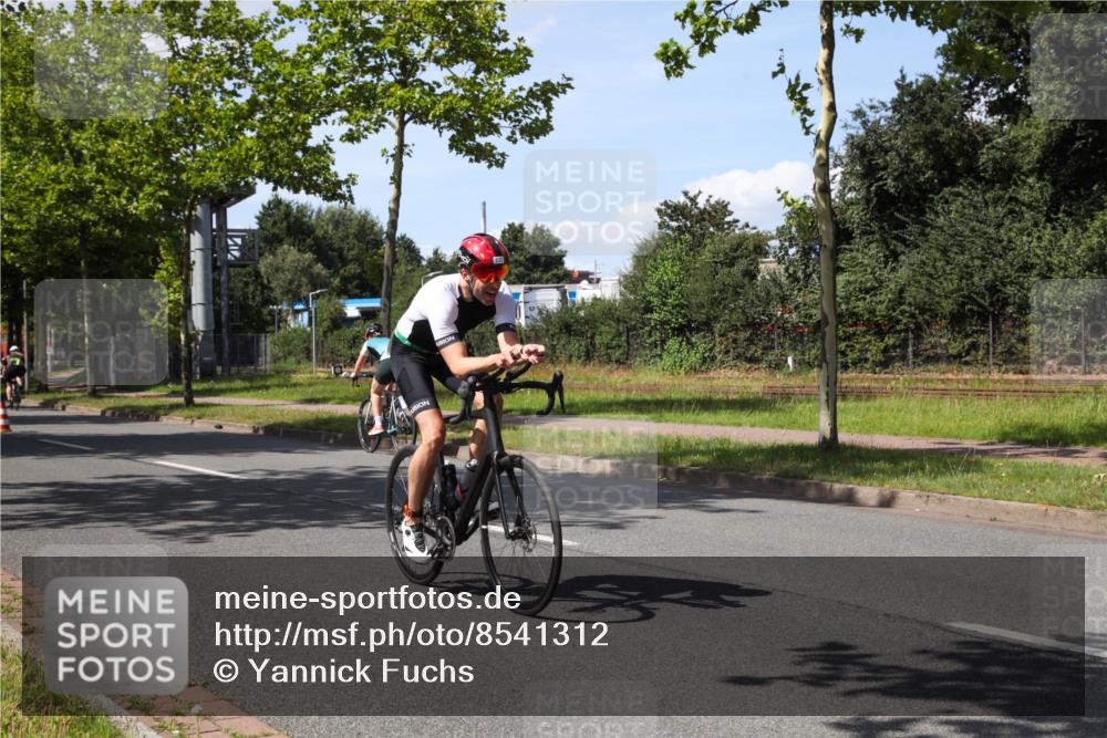 10.08.2025 - GEWOBA Citytriathlon Bremen Yannick Fuchs http://msf.ph/oto/8541312 10.08.2025 14:29:05 Radfahren 168, 172, 188, 321, 403, 447 meine-sportfotos.de