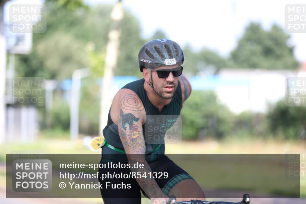 10.08.2025 - GEWOBA Citytriathlon Bremen Yannick Fuchs http://msf.ph/oto/8541329 10.08.2025 10:36:39 Radfahren 99, 115, 117, 159, 378, 397, 447, 497 meine-sportfotos.de