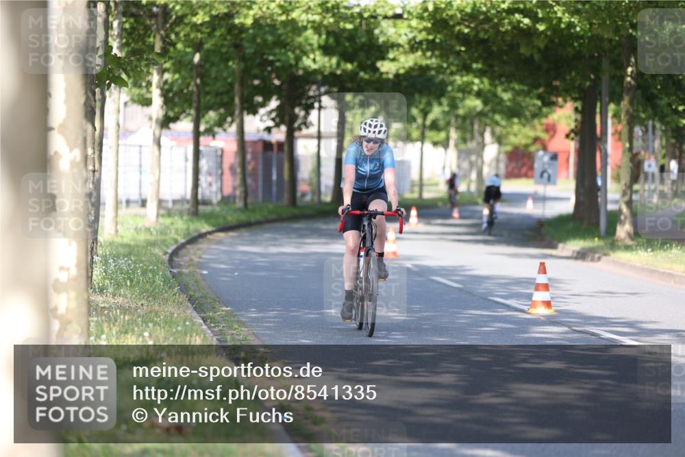 10.08.2025 - GEWOBA Citytriathlon Bremen Yannick Fuchs http://msf.ph/oto/8541335 10.08.2025 10:36:41 Radfahren 99, 115, 117, 159, 378, 397, 447, 497 meine-sportfotos.de