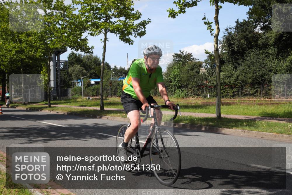 10.08.2025 - GEWOBA Citytriathlon Bremen Yannick Fuchs http://msf.ph/oto/8541350 10.08.2025 14:29:08 Radfahren 168, 172, 188, 321, 389, 403, 447 meine-sportfotos.de