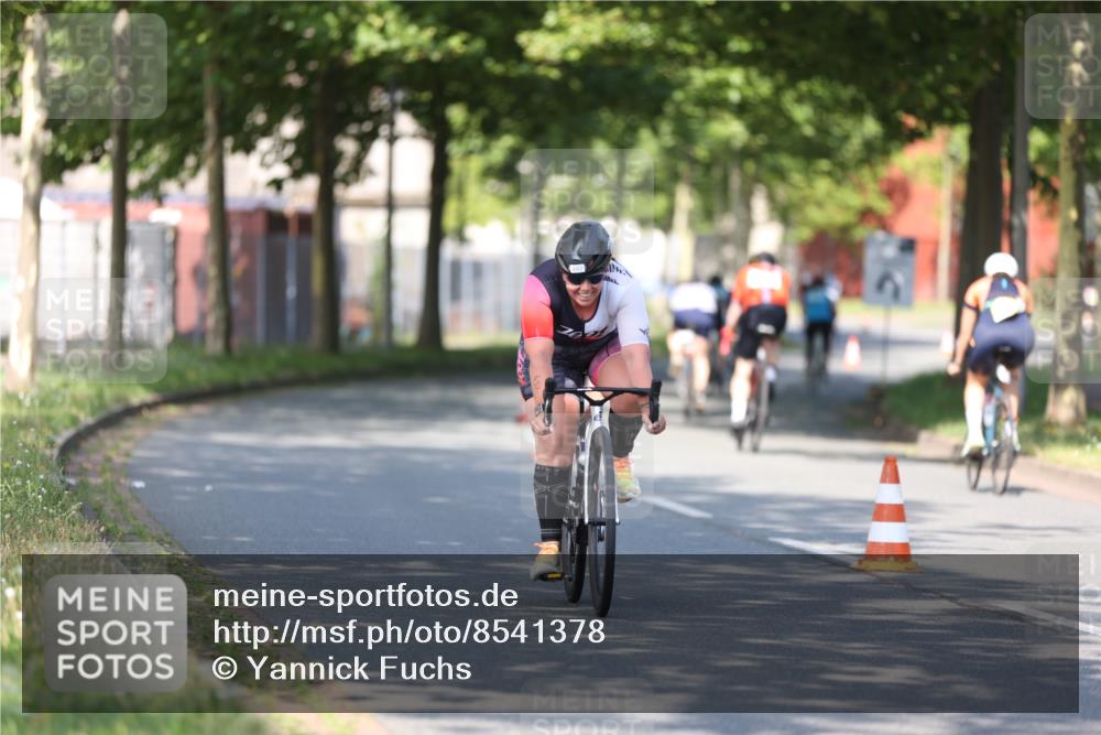 10.08.2025 - GEWOBA Citytriathlon Bremen Yannick Fuchs http://msf.ph/oto/8541378 10.08.2025 10:36:51 Radfahren 115, 381, 497 meine-sportfotos.de