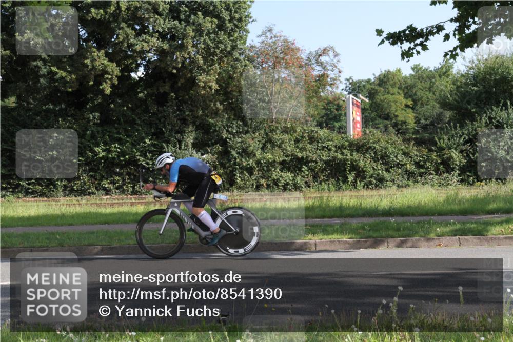 10.08.2025 - GEWOBA Citytriathlon Bremen Yannick Fuchs http://msf.ph/oto/8541390 10.08.2025 10:26:47 Radfahren 487 meine-sportfotos.de