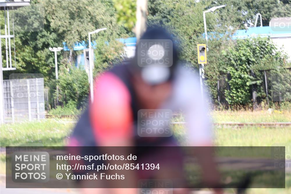 10.08.2025 - GEWOBA Citytriathlon Bremen Yannick Fuchs http://msf.ph/oto/8541394 10.08.2025 10:36:53 Radfahren 115, 381, 497 meine-sportfotos.de