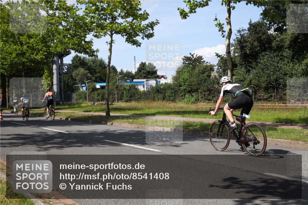 10.08.2025 - GEWOBA Citytriathlon Bremen Yannick Fuchs http://msf.ph/oto/8541408 10.08.2025 14:29:14 Radfahren 168, 172, 188, 321, 389, 447 meine-sportfotos.de