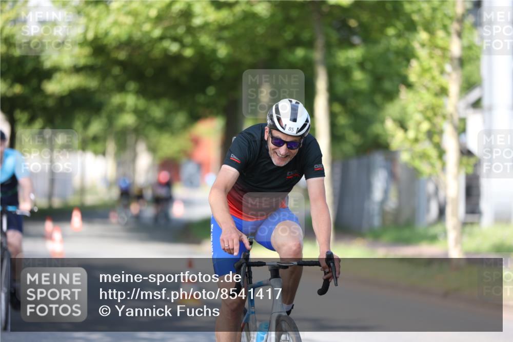 10.08.2025 - GEWOBA Citytriathlon Bremen Yannick Fuchs http://msf.ph/oto/8541417 10.08.2025 10:37:07 Radfahren 85, 381, 464 meine-sportfotos.de