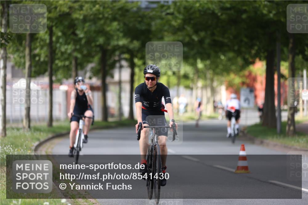 10.08.2025 - GEWOBA Citytriathlon Bremen Yannick Fuchs http://msf.ph/oto/8541430 10.08.2025 12:45:33 Radfahren 676, 724, 748, 851, 930, 939, 946, 1022 meine-sportfotos.de
