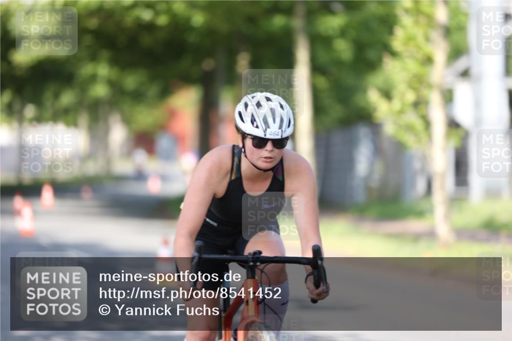 10.08.2025 - GEWOBA Citytriathlon Bremen Yannick Fuchs http://msf.ph/oto/8541452 10.08.2025 10:37:11 Radfahren 85, 121, 145, 381, 464 meine-sportfotos.de