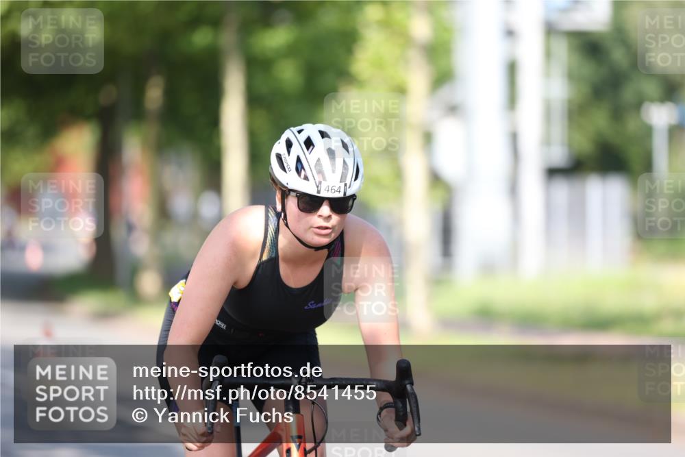 10.08.2025 - GEWOBA Citytriathlon Bremen Yannick Fuchs http://msf.ph/oto/8541455 10.08.2025 10:37:11 Radfahren 85, 121, 145, 381, 464 meine-sportfotos.de