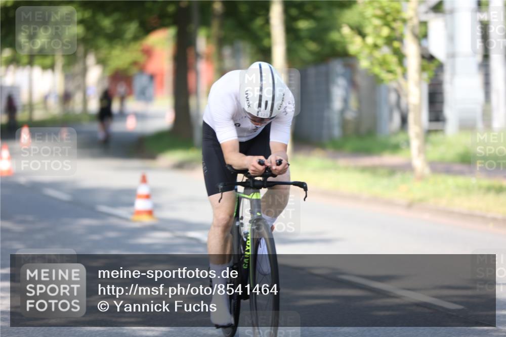 10.08.2025 - GEWOBA Citytriathlon Bremen Yannick Fuchs http://msf.ph/oto/8541464 10.08.2025 10:37:21 Radfahren 121, 145, 455, 464 meine-sportfotos.de