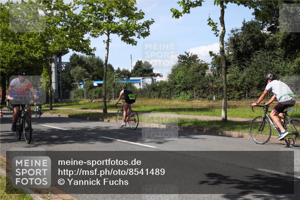 10.08.2025 - GEWOBA Citytriathlon Bremen Yannick Fuchs http://msf.ph/oto/8541489 10.08.2025 14:29:23 Radfahren 117, 179, 188, 206, 212, 351, 365, 373, 389, 447, 487 meine-sportfotos.de