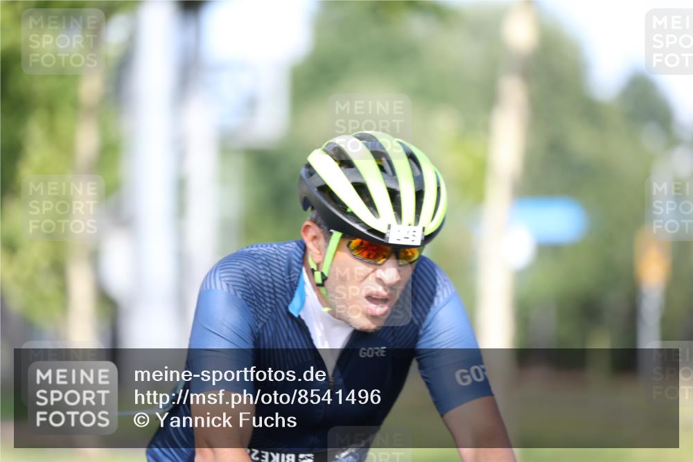 10.08.2025 - GEWOBA Citytriathlon Bremen Yannick Fuchs http://msf.ph/oto/8541496 10.08.2025 10:37:25 Radfahren 33, 75, 121, 145, 219, 455, 485 meine-sportfotos.de