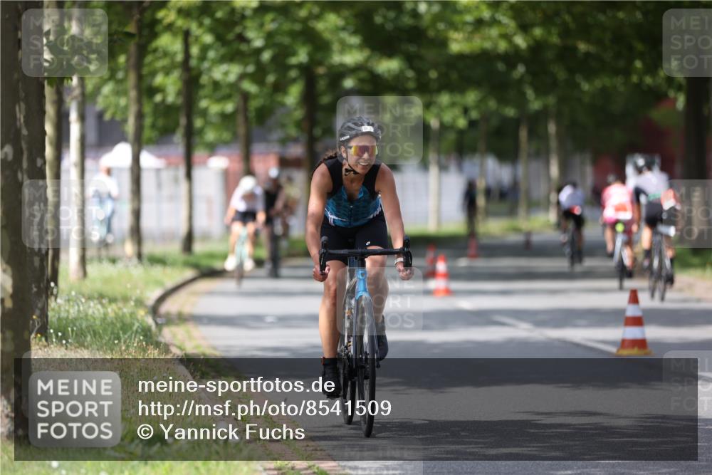 10.08.2025 - GEWOBA Citytriathlon Bremen Yannick Fuchs http://msf.ph/oto/8541509 10.08.2025 12:45:45 Radfahren 574, 651, 674, 676, 685, 697, 748, 771, 812, 898, 928, 930, 939 meine-sportfotos.de