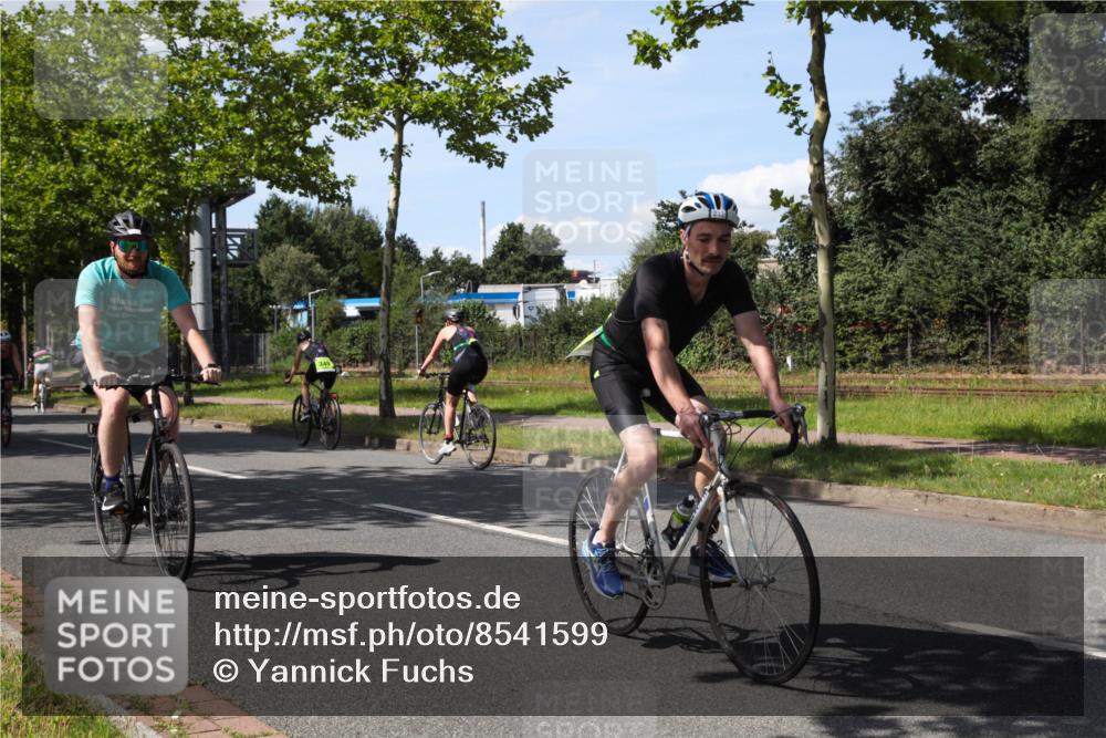 10.08.2025 - GEWOBA Citytriathlon Bremen Yannick Fuchs http://msf.ph/oto/8541599 10.08.2025 14:29:36 Radfahren 117, 179, 206, 212, 226, 351, 365, 373, 405, 466, 487, 517 meine-sportfotos.de