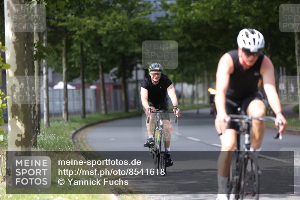10.08.2025 - GEWOBA Citytriathlon Bremen Yannick Fuchs http://msf.ph/oto/8541618 10.08.2025 12:45:57 Radfahren 574, 651, 674, 685, 697, 748, 771, 812, 898, 928, 929 meine-sportfotos.de