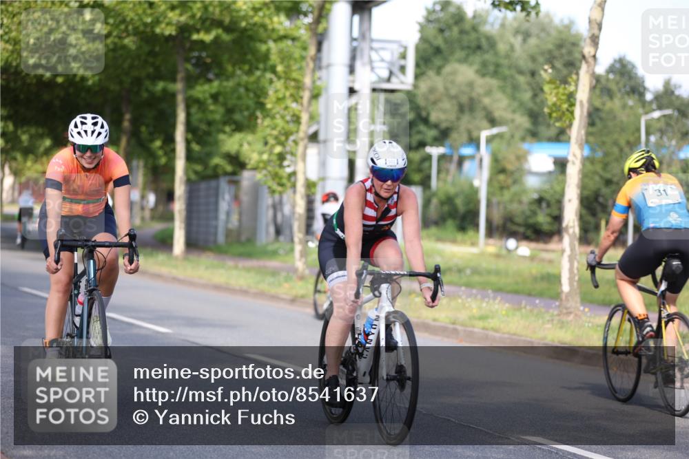 10.08.2025 - GEWOBA Citytriathlon Bremen Yannick Fuchs http://msf.ph/oto/8541637 10.08.2025 10:37:52 Radfahren 49, 69, 123, 375, 402, 458, 474, 501 meine-sportfotos.de