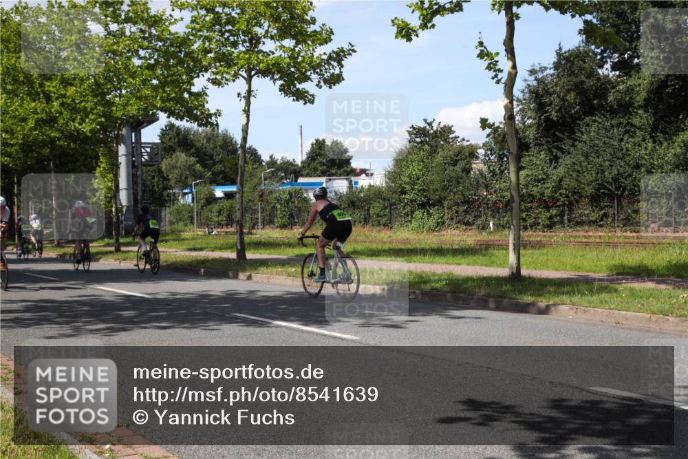 10.08.2025 - GEWOBA Citytriathlon Bremen Yannick Fuchs http://msf.ph/oto/8541639 10.08.2025 14:29:41 Radfahren 117, 179, 206, 212, 226, 275, 351, 373, 405, 466, 468, 487, 517 meine-sportfotos.de