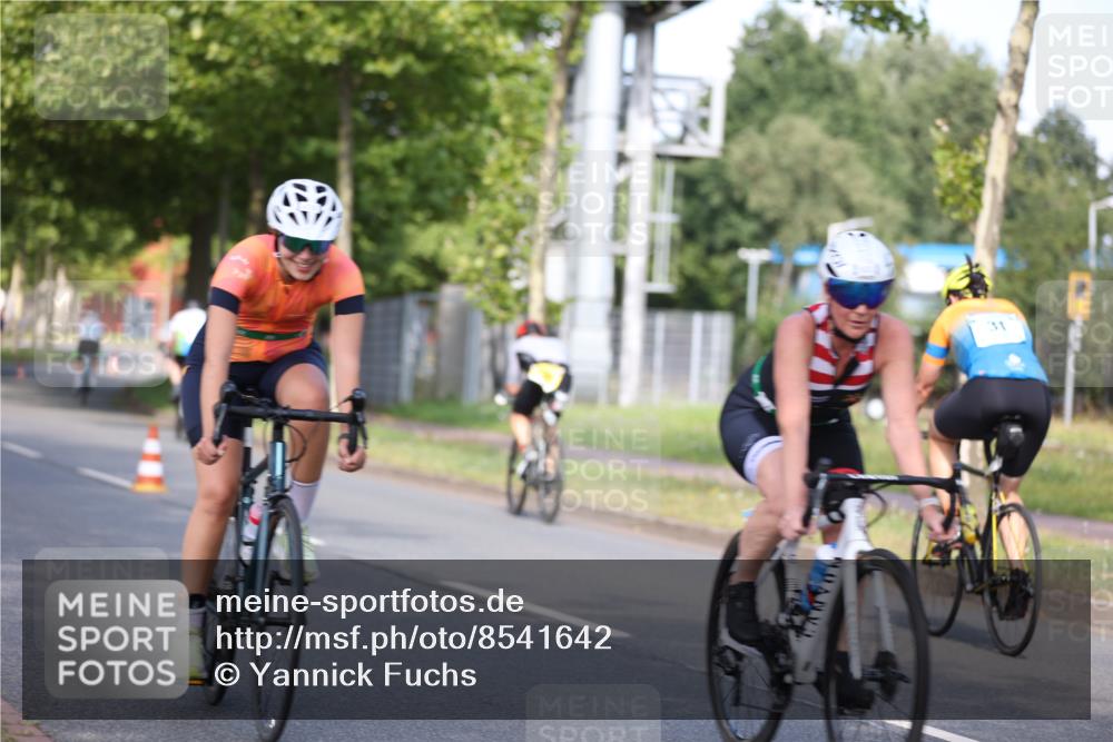 10.08.2025 - GEWOBA Citytriathlon Bremen Yannick Fuchs http://msf.ph/oto/8541642 10.08.2025 10:37:52 Radfahren 49, 69, 123, 375, 402, 458, 474, 501 meine-sportfotos.de