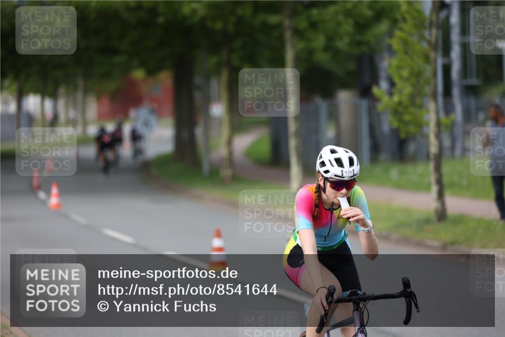 10.08.2025 - GEWOBA Citytriathlon Bremen Yannick Fuchs http://msf.ph/oto/8541644 10.08.2025 12:46:05 Radfahren 674, 685, 697, 929, 1011 meine-sportfotos.de