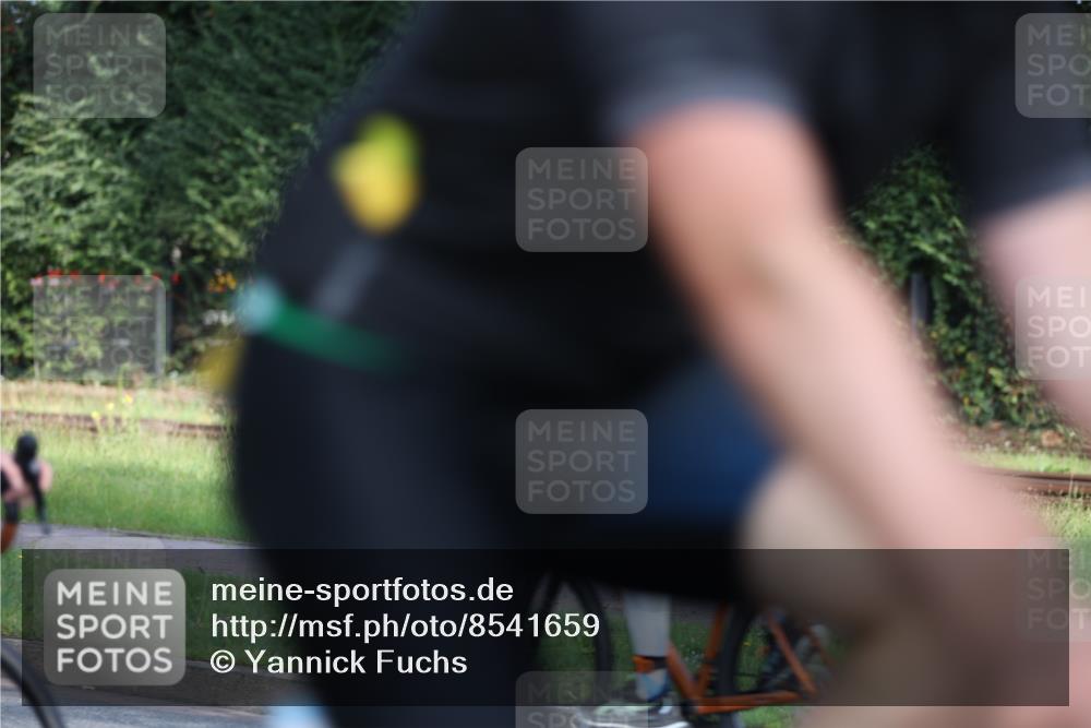 10.08.2025 - GEWOBA Citytriathlon Bremen Yannick Fuchs http://msf.ph/oto/8541659 10.08.2025 10:37:59 Radfahren 69, 375, 402, 458, 474, 501 meine-sportfotos.de