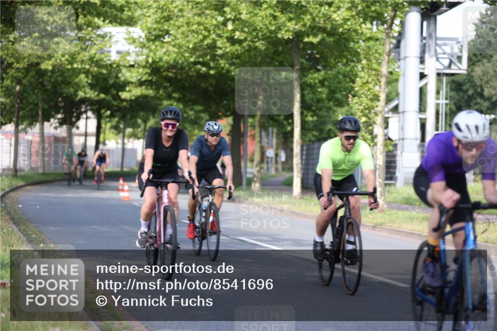 10.08.2025 - GEWOBA Citytriathlon Bremen Yannick Fuchs http://msf.ph/oto/8541696 10.08.2025 10:38:18 Radfahren 5, 19, 93, 101, 207, 247, 391, 463, 482 meine-sportfotos.de