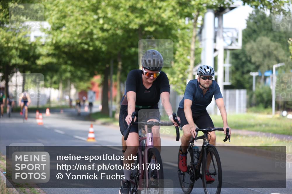10.08.2025 - GEWOBA Citytriathlon Bremen Yannick Fuchs http://msf.ph/oto/8541708 10.08.2025 10:38:19 Radfahren 5, 19, 93, 101, 207, 247, 391, 463, 475, 482 meine-sportfotos.de